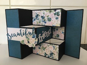 Create-a-card - Shutter fold card die set - Image 3